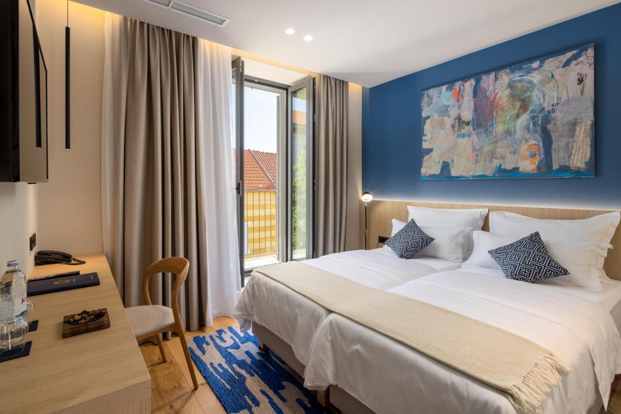 Emotheo Heritage Hotel อิโมตสกี ภายนอก รูปภาพ